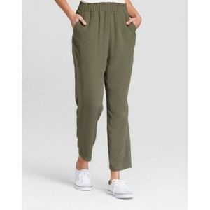 Women's Crepe Paperbag Jogger Pants- olive
